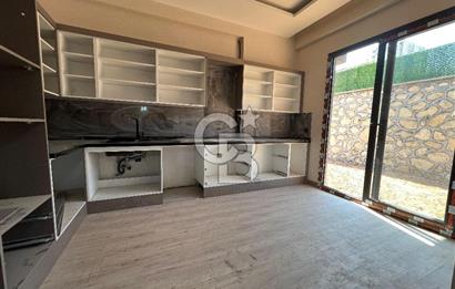 MERSİN ÇANKAYA KUYULUK’TA SATILIK 4+1 BAHÇELİ TRİPLEX VİLLA – GENİŞ TERASLI, OTOPARKLI, LÜKS SİTE İÇİNDE