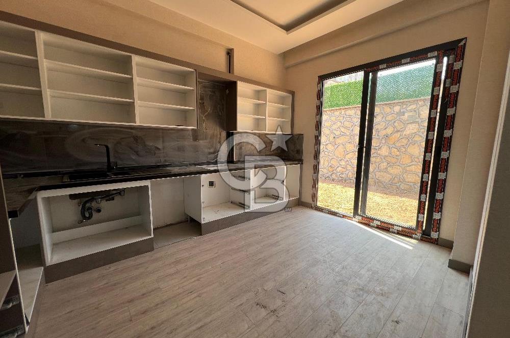 MERSİN ÇANKAYA KUYULUK’TA SATILIK 4+1 BAHÇELİ TRİPLEX VİLLA – GENİŞ TERASLI, OTOPARKLI, LÜKS SİTE İÇİNDE