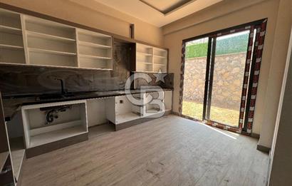 MERSİN ÇANKAYA KUYULUK’TA SATILIK 4+1 BAHÇELİ TRİPLEX VİLLA – GENİŞ TERASLI, OTOPARKLI, LÜKS SİTE İÇİNDE