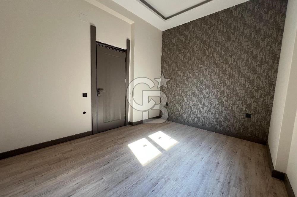 MERSİN ÇANKAYA KUYULUK’TA SATILIK 4+1 BAHÇELİ TRİPLEX VİLLA – GENİŞ TERASLI, OTOPARKLI, LÜKS SİTE İÇİNDE