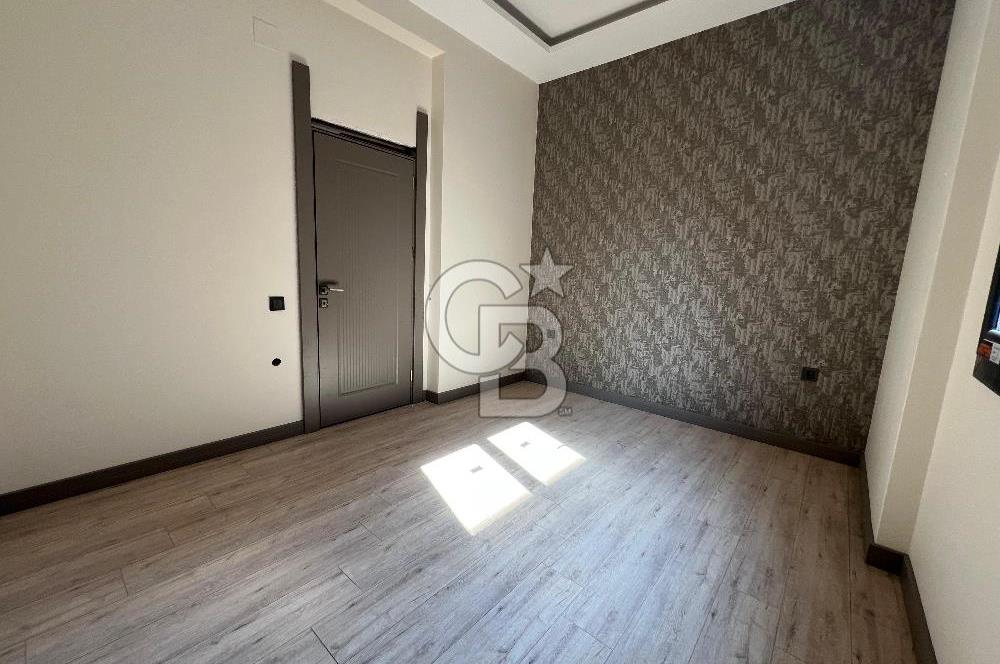 MERSİN ÇANKAYA KUYULUK’TA SATILIK 4+1 BAHÇELİ TRİPLEX VİLLA – GENİŞ TERASLI, OTOPARKLI, LÜKS SİTE İÇİNDE