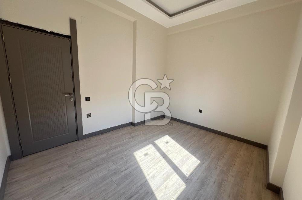 MERSİN ÇANKAYA KUYULUK’TA SATILIK 4+1 BAHÇELİ TRİPLEX VİLLA – GENİŞ TERASLI, OTOPARKLI, LÜKS SİTE İÇİNDE