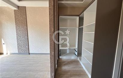 MERSİN ÇANKAYA KUYULUK’TA SATILIK 4+1 BAHÇELİ TRİPLEX VİLLA – GENİŞ TERASLI, OTOPARKLI, LÜKS SİTE İÇİNDE