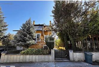 ÇAYYOLU SİYASAL SİTESİ KÖŞE KONUMDA EŞYALI-EŞYASIZ KİRALIK VİLLA