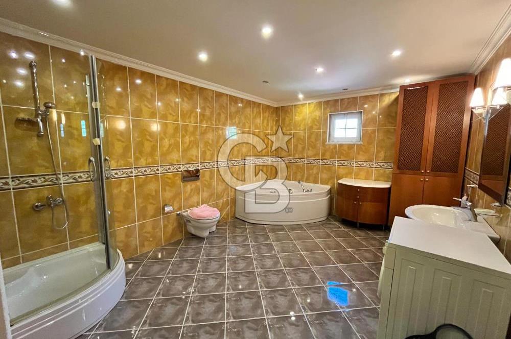 BÜYÜKÇEKMECE KUMBURGAZ'DA 2.784 M² ARSA İÇİNDE MÜSTAKİL VİLLA