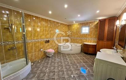 BÜYÜKÇEKMECE KUMBURGAZ'DA 2.784 M² ARSA İÇİNDE MÜSTAKİL VİLLA