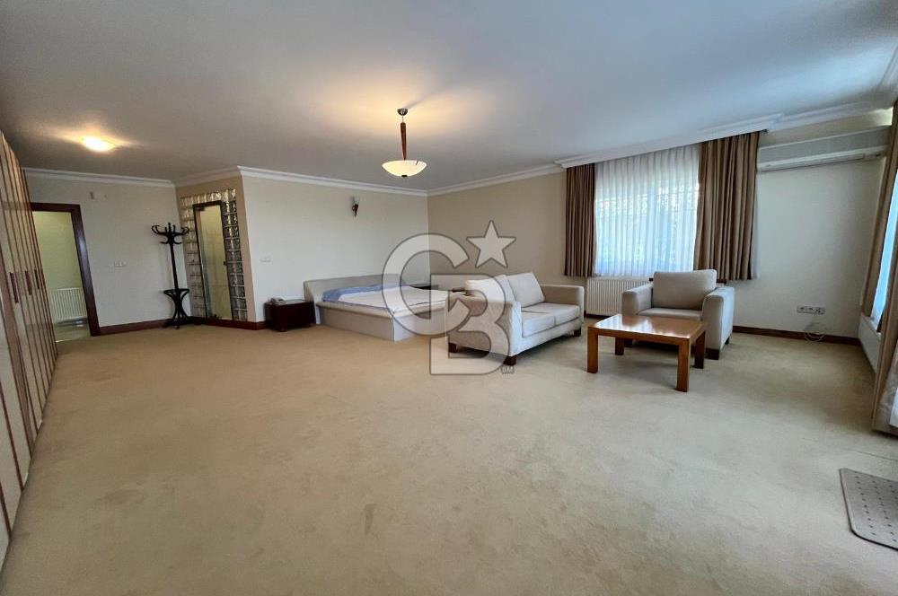 BÜYÜKÇEKMECE KUMBURGAZ'DA 2.784 M² ARSA İÇİNDE MÜSTAKİL VİLLA