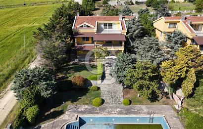 BÜYÜKÇEKMECE KUMBURGAZ'DA 2.784 M² ARSA İÇİNDE MÜSTAKİL VİLLA