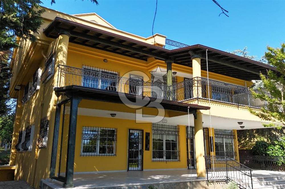 BÜYÜKÇEKMECE KUMBURGAZ'DA 2.784 M² ARSA İÇİNDE MÜSTAKİL VİLLA