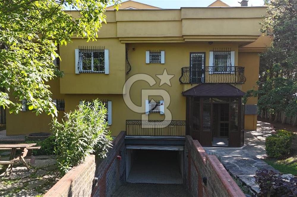 BÜYÜKÇEKMECE KUMBURGAZ'DA 2.784 M² ARSA İÇİNDE MÜSTAKİL VİLLA