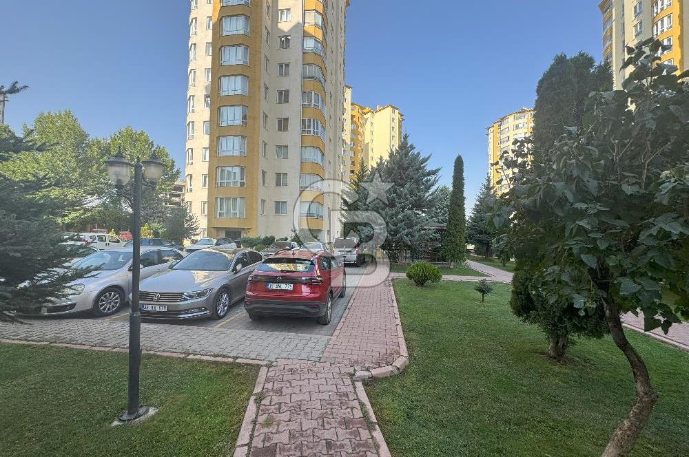 EFEKENT SİTESİNDE GENİŞ AİLELER İÇİN İDEAL 4+1 DAİRE