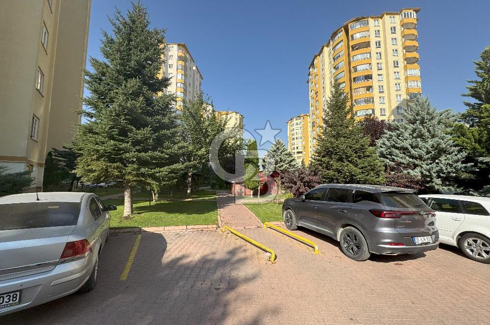 EFEKENT SİTESİNDE GENİŞ AİLELER İÇİN İDEAL 4+1 DAİRE