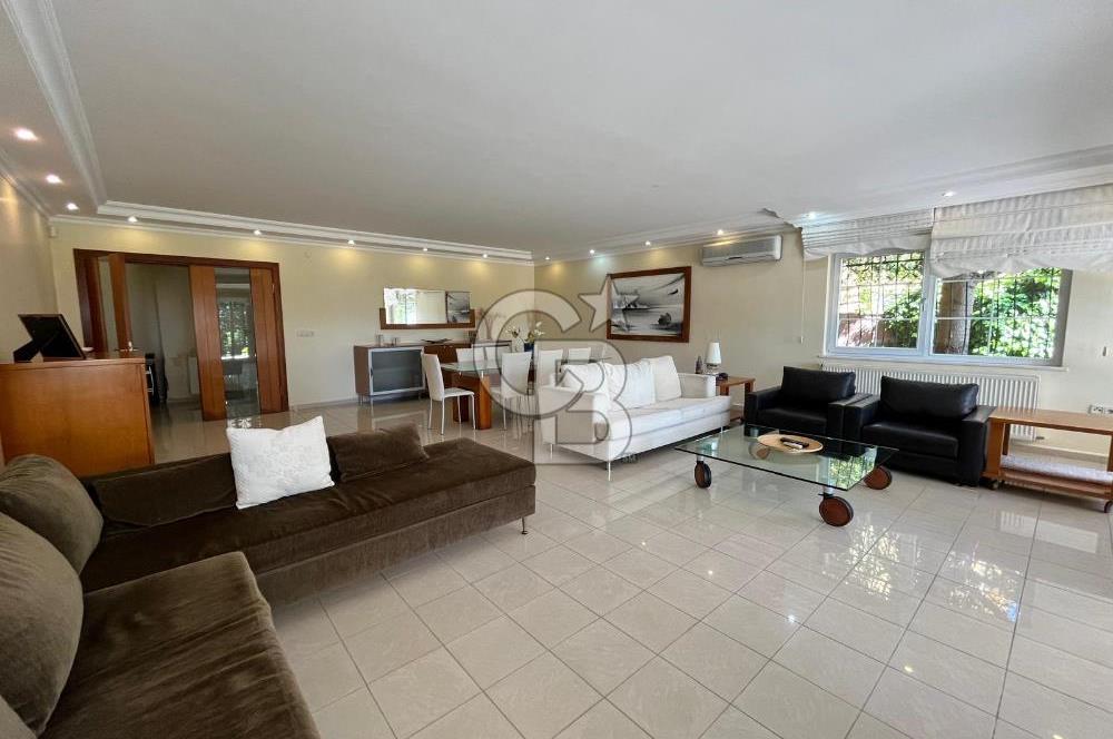 BÜYÜKÇEKMECE KUMBURGAZ'DA 2.784 M² ARSA İÇİNDE MÜSTAKİL VİLLA
