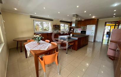 BÜYÜKÇEKMECE KUMBURGAZ'DA 2.784 M² ARSA İÇİNDE MÜSTAKİL VİLLA