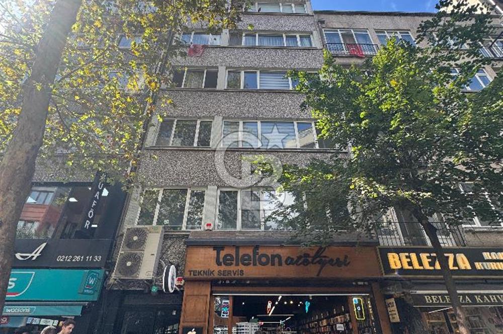 BEŞİKTAŞ TÜRKALİDE ÇARŞININ TAM ORTASINDA KOMPLE BİNA