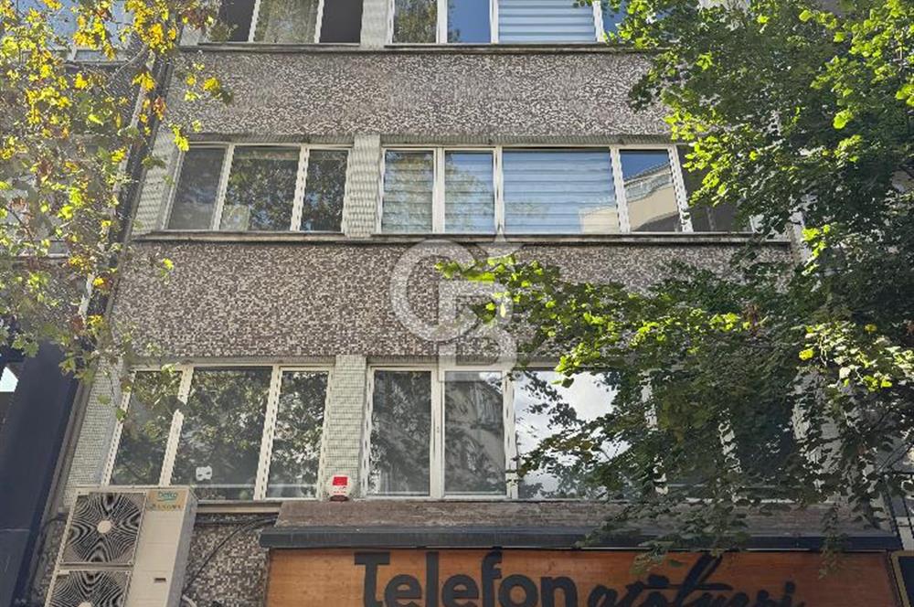 BEŞİKTAŞ TÜRKALİDE ÇARŞININ TAM ORTASINDA KOMPLE BİNA