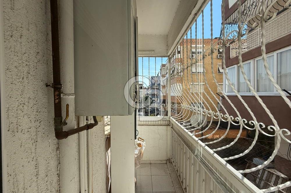 İzmir Karabağlar Reis Mahallesinde Satılık Bahçeli Daire