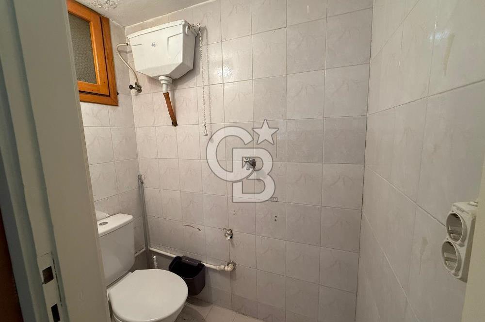 İzmir Karabağlar Reis Mahallesinde Satılık Bahçeli Daire