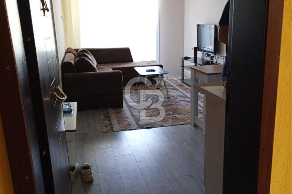 ÇİĞLİ BALATÇIKTA SATILIK FULL EŞYALI 1+1 GENİŞ DAİRE