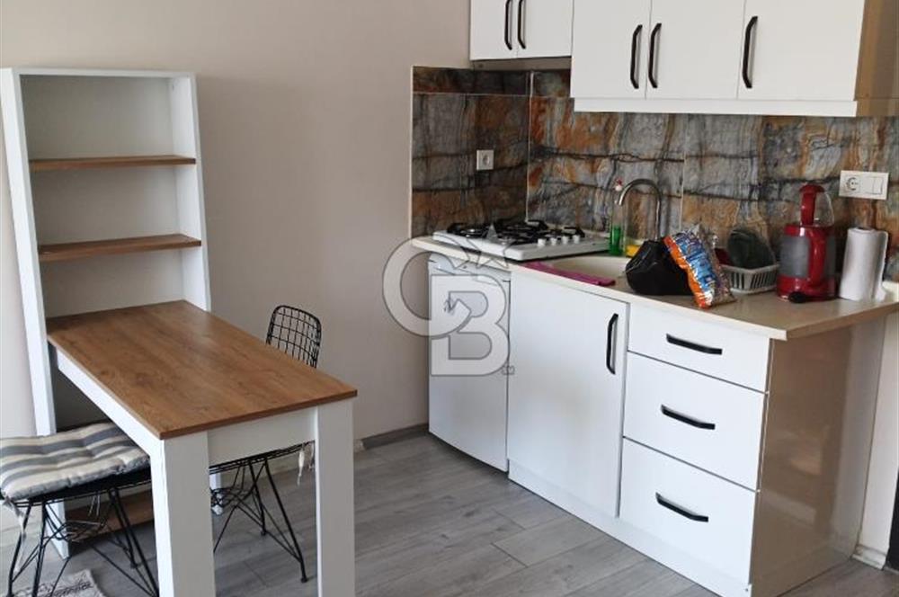 ÇİĞLİ BALATÇIKTA SATILIK FULL EŞYALI 1+1 GENİŞ DAİRE