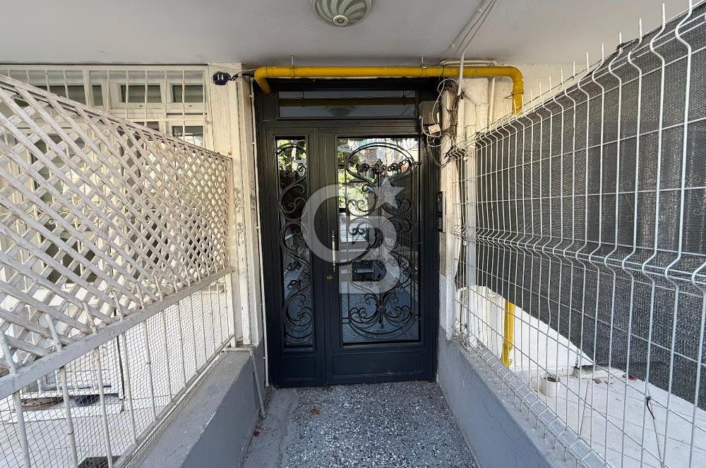 İzmir Karabağlar Reis Mahallesinde Satılık Bahçeli Daire