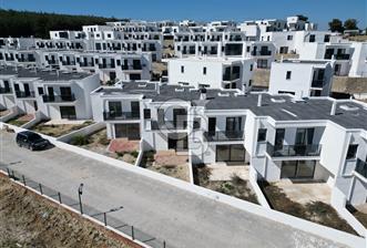 ÇANAKKALE MERKEZ ÇINARLI'DA SİTE İÇERİSİNDE KİRALIK 3+1 VİLLA