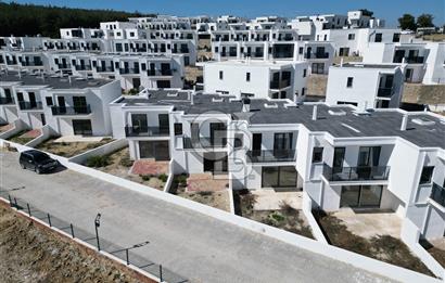 ÇANAKKALE MERKEZ ÇINARLI'DA SİTE İÇERİSİNDE KİRALIK 3+1 VİLLA