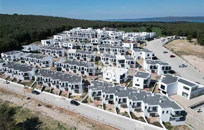 ÇANAKKALE MERKEZ ÇINARLI'DA SİTE İÇERİSİNDE KİRALIK 3+1 VİLLA