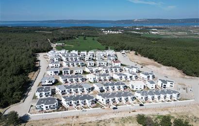 ÇANAKKALE MERKEZ ÇINARLI'DA SİTE İÇERİSİNDE KİRALIK 3+1 VİLLA