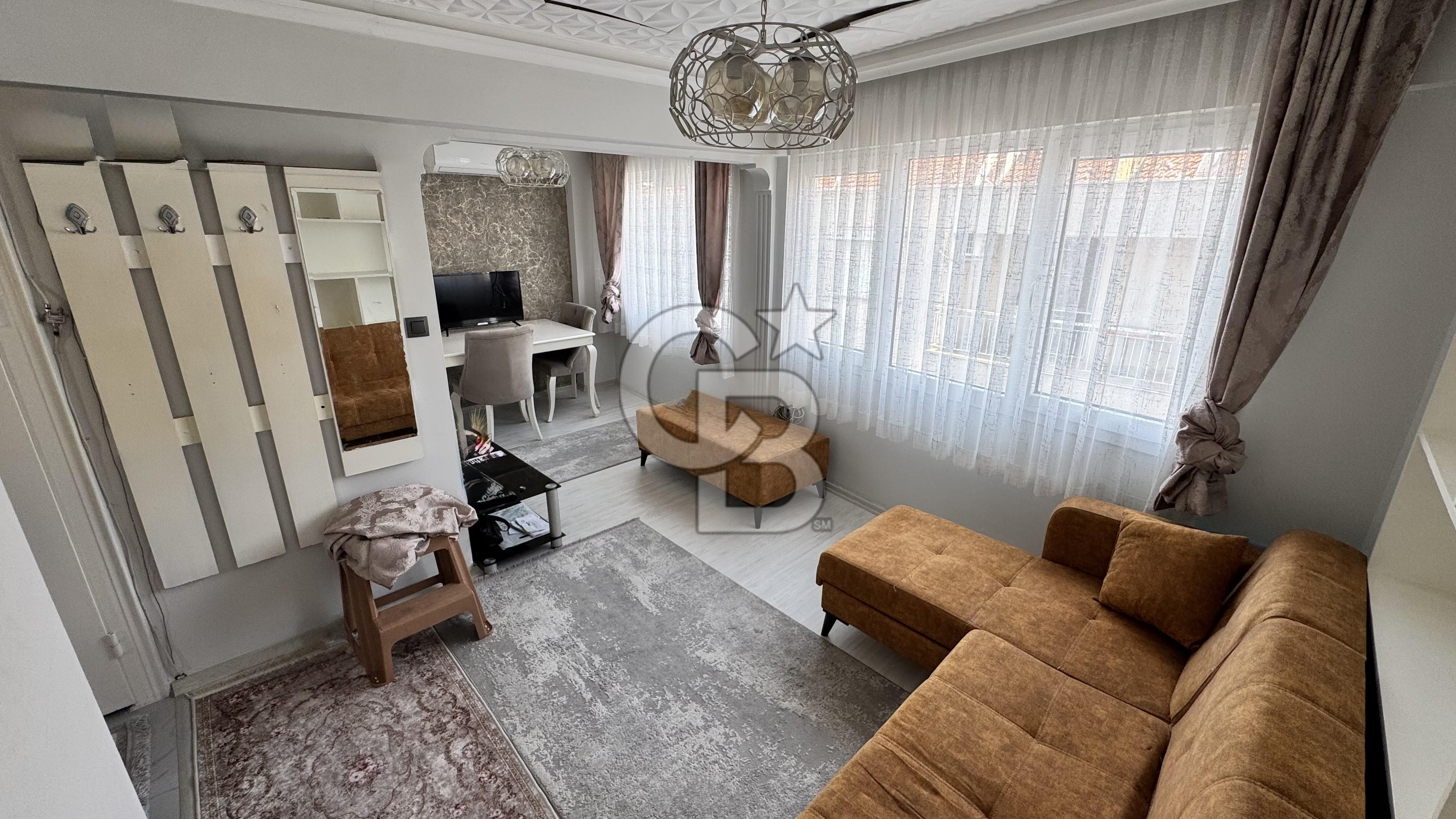  Karşıyaka Alaybey’ de 1+1 Eşyalı Satılık Daire 