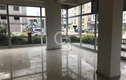 Yunusemre Muradiye'de Bahçeli Köşe Dükkan