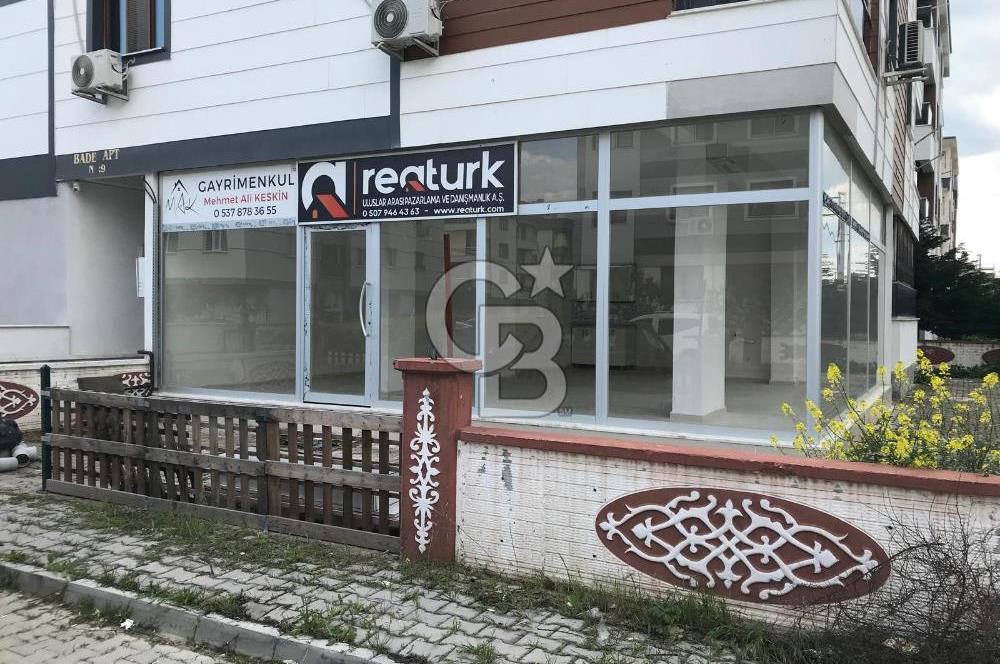 Yunusemre Muradiye'de Bahçeli Köşe Dükkan