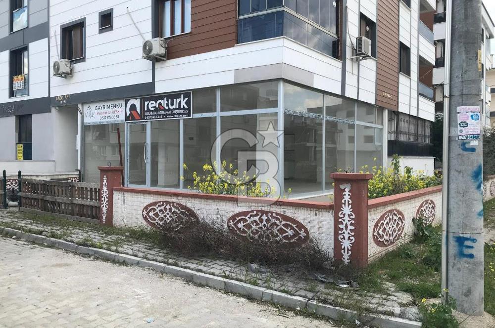 Yunusemre Muradiye'de Bahçeli Köşe Dükkan