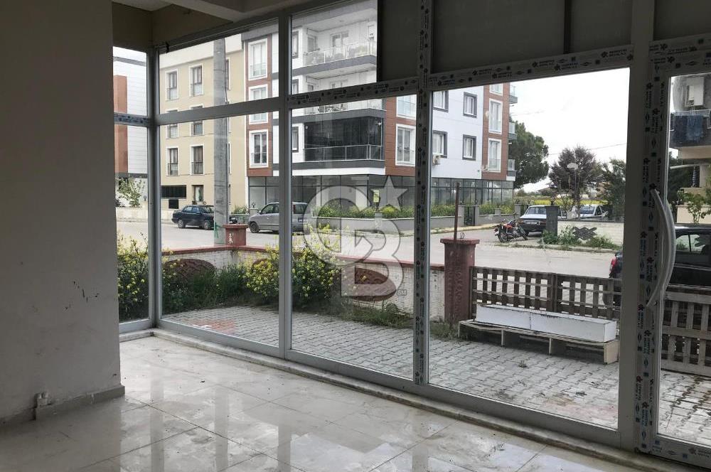 Yunusemre Muradiye'de Bahçeli Köşe Dükkan
