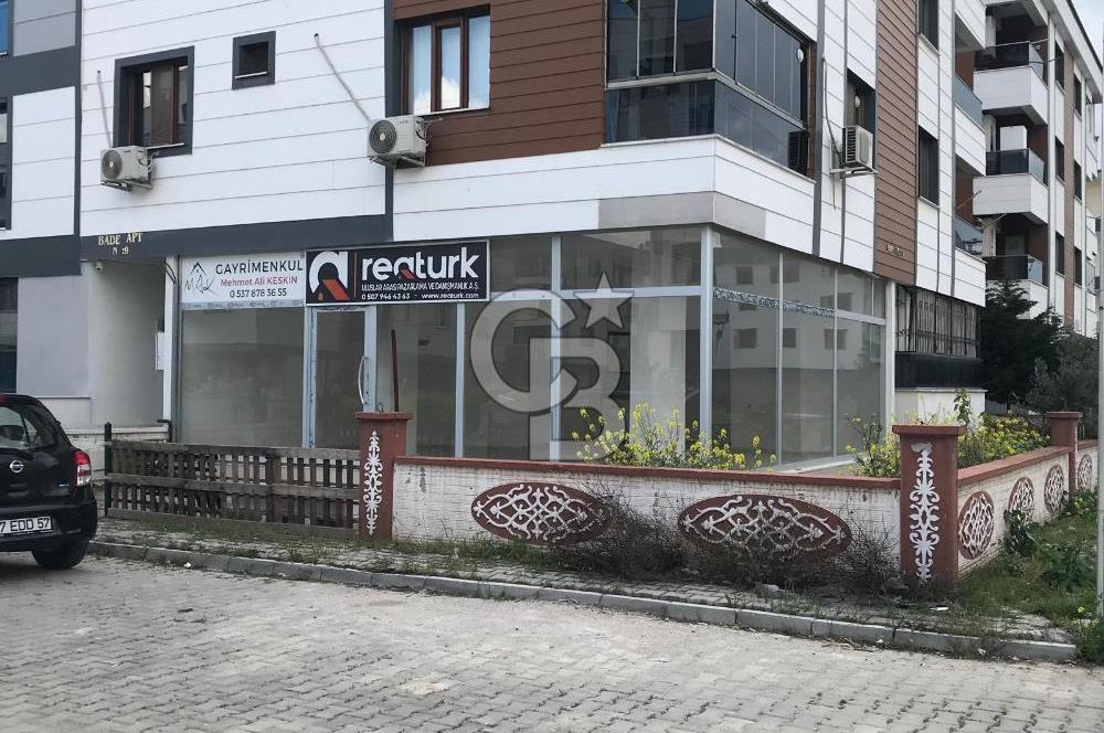 Yunusemre Muradiye'de Bahçeli Köşe Dükkan
