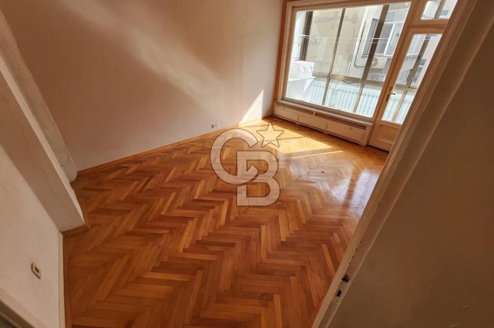 KADIKÖY MODADA 4+1 İŞYERİNE UYGUN DAİRE