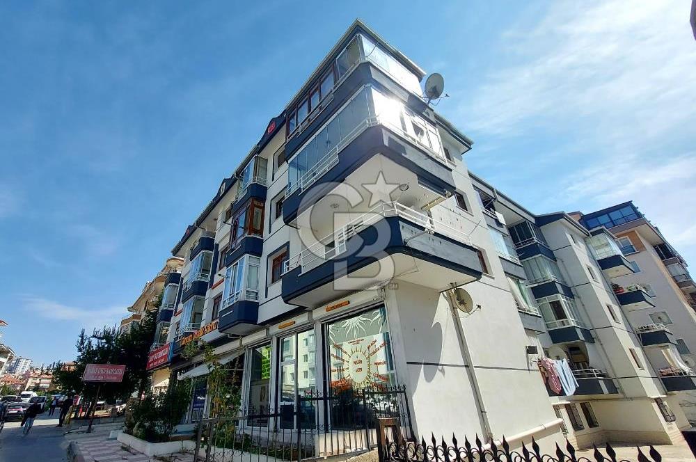 DEREBOYU CADDE'SİNDE 1.KATTA BAKIMLI VE GENİŞ 3+1 SATILIK DAİRE