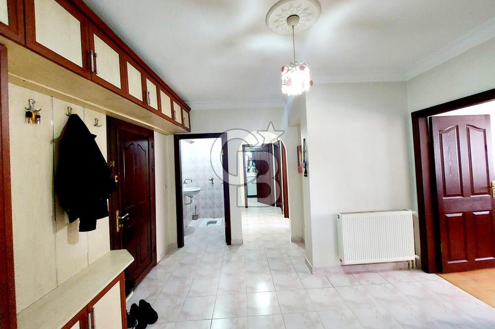 DEREBOYU CADDE'SİNDE 1.KATTA BAKIMLI VE GENİŞ 3+1 SATILIK DAİRE