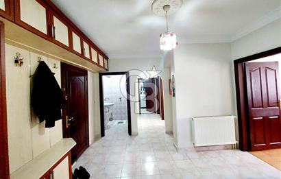 DEREBOYU CADDE'SİNDE 1.KATTA BAKIMLI VE GENİŞ 3+1 SATILIK DAİRE