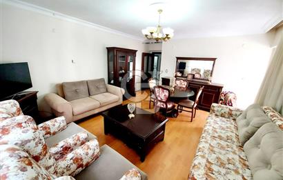 DEREBOYU CADDE'SİNDE 1.KATTA BAKIMLI VE GENİŞ 3+1 SATILIK DAİRE