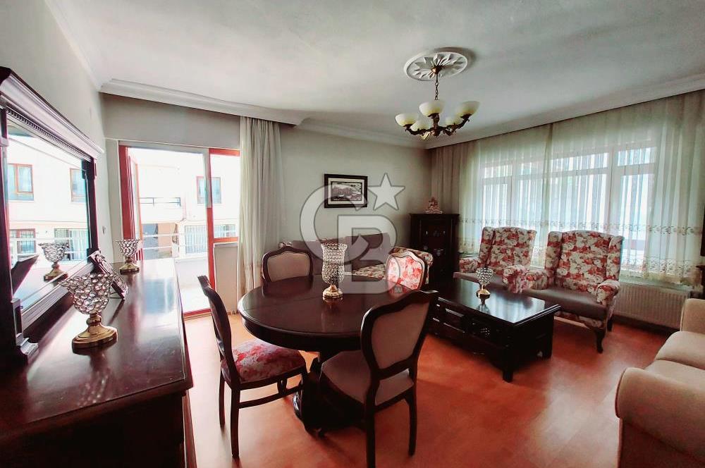DEREBOYU CADDE'SİNDE 1.KATTA BAKIMLI VE GENİŞ 3+1 SATILIK DAİRE