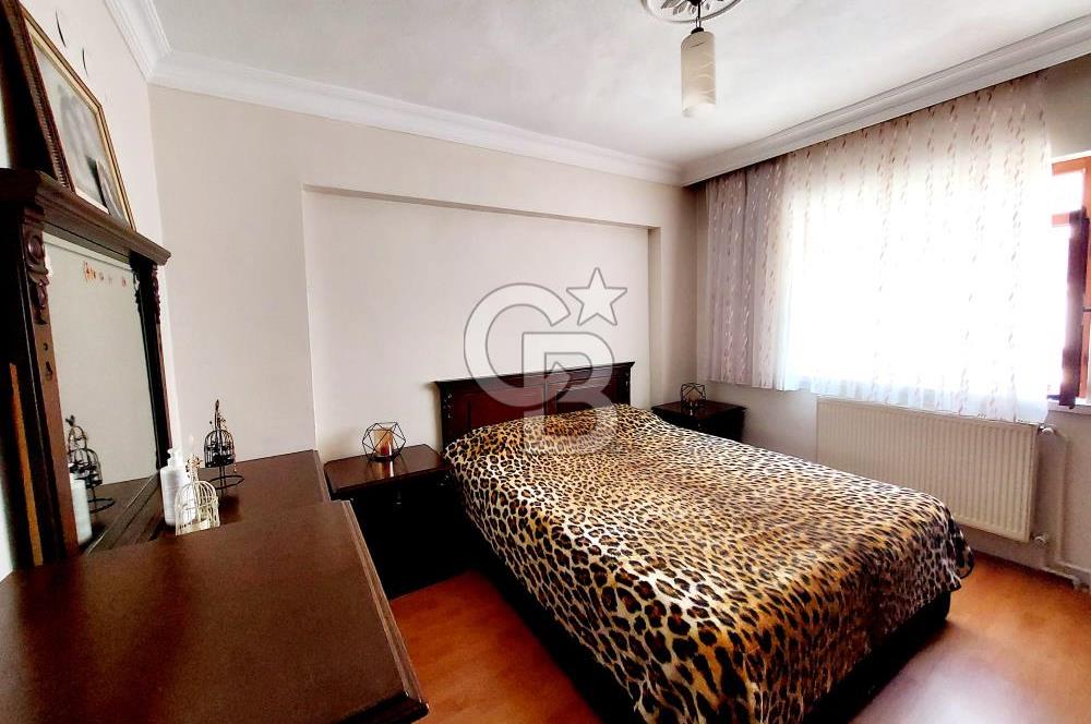 DEREBOYU CADDE'SİNDE 1.KATTA BAKIMLI VE GENİŞ 3+1 SATILIK DAİRE