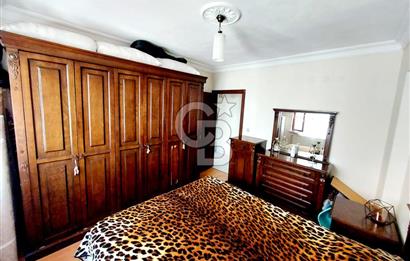 DEREBOYU CADDE'SİNDE 1.KATTA BAKIMLI VE GENİŞ 3+1 SATILIK DAİRE