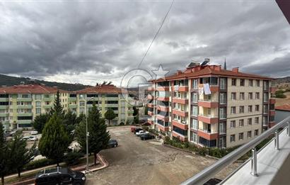 TAŞOVADA GENİŞ KULLANIM ALANLI, SİTE İÇİNDE 3+1 FIRSAT DAİRE