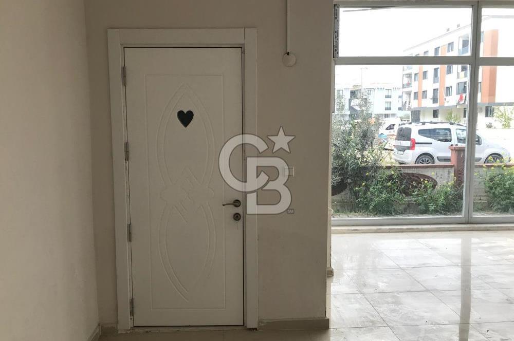 Yunusemre Muradiye'de Bahçeli Köşe Dükkan