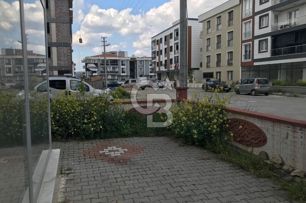 Yunusemre Muradiye'de Bahçeli Köşe Dükkan