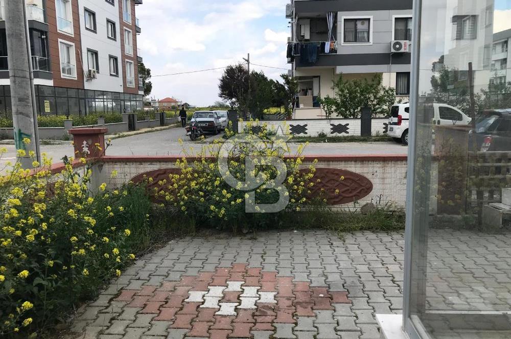 Yunusemre Muradiye'de Bahçeli Köşe Dükkan