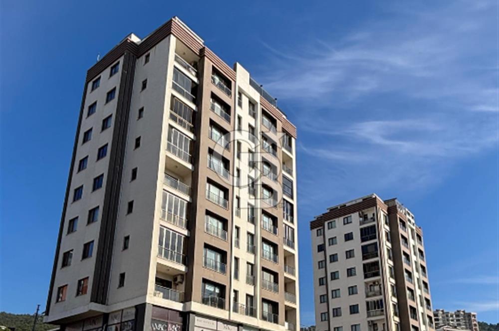 KARTAL YAKACIKTA CADDE ÜSTÜ 8 ADET İSKANLI KOMPLE SATILIK DÜKKAN