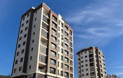 KARTAL YAKACIKTA CADDE ÜSTÜ 8 ADET İSKANLI KOMPLE SATILIK DÜKKAN