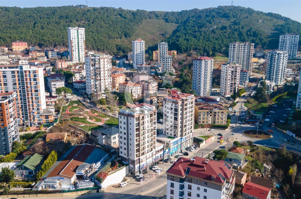 KARTAL YAKACIKTA CADDE ÜSTÜ 8 ADET İSKANLI KOMPLE SATILIK DÜKKAN